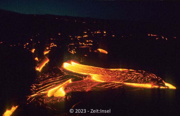Frische Lava nach einem Vulkanausbruch - Sinnbild für Konflikte.
