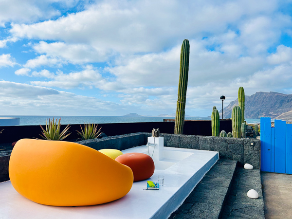 Blick auf die Bucht von Famara in Lanzarote