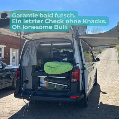 Offener Bulli mit Kabel – letzte Prüfung vor der Abreise