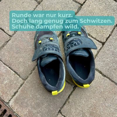 Schwitzige Fahrradschuhe auf Steinboden – ein kurzer Ausflug, der bleibt